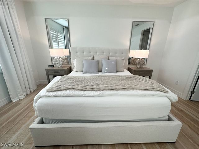 207 Indies dr E 201, Naples, FL 34114