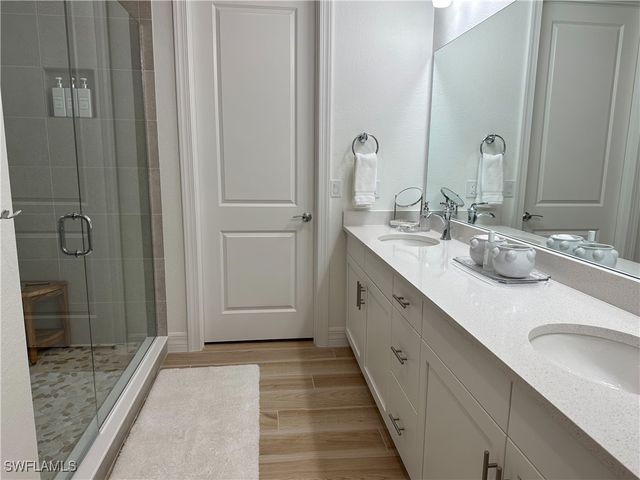 207 Indies dr E 201, Naples, FL 34114