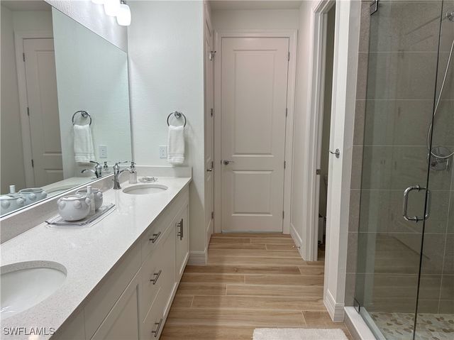 207 Indies dr E 201, Naples, FL 34114