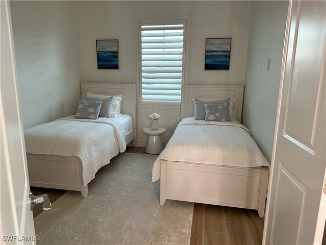 207 Indies dr E 201, Naples, FL 34114