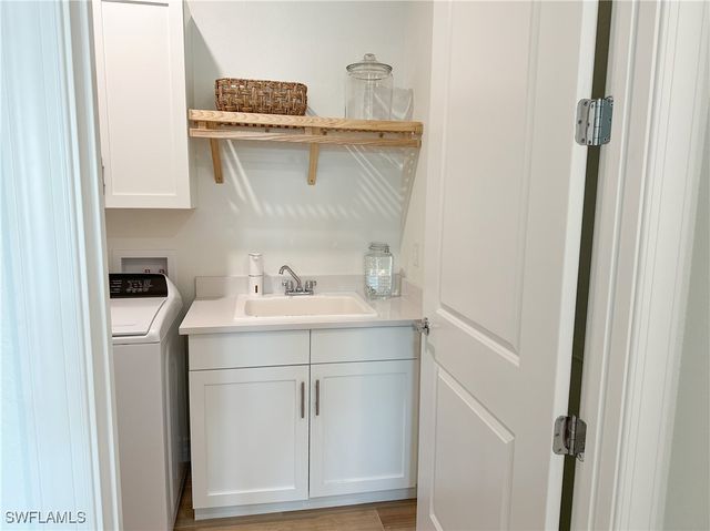 207 Indies dr E 201, Naples, FL 34114