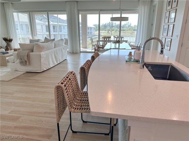 207 Indies dr E 201, Naples, FL 34114