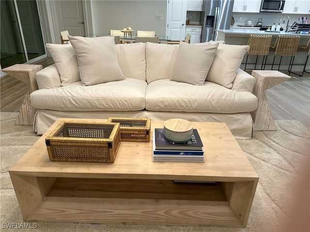 207 Indies dr E 201, Naples, FL 34114