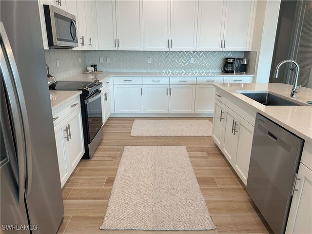 207 Indies dr E 201, Naples, FL 34114