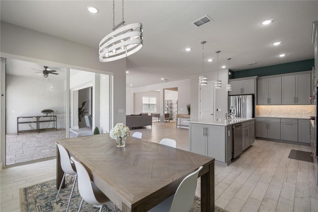 Image 12 of property listing at 13363 PANAMA BEACH COURT, Orlando, FL 32827