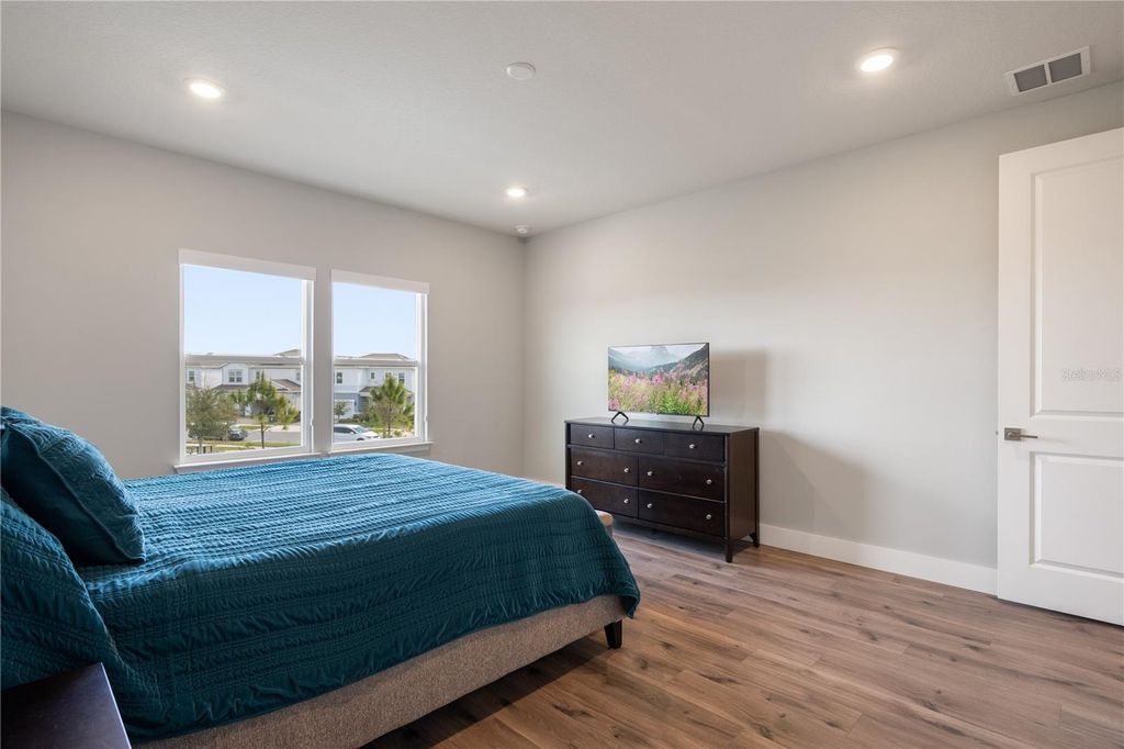 Image 16 of property listing at 13363 PANAMA BEACH COURT, Orlando, FL 32827