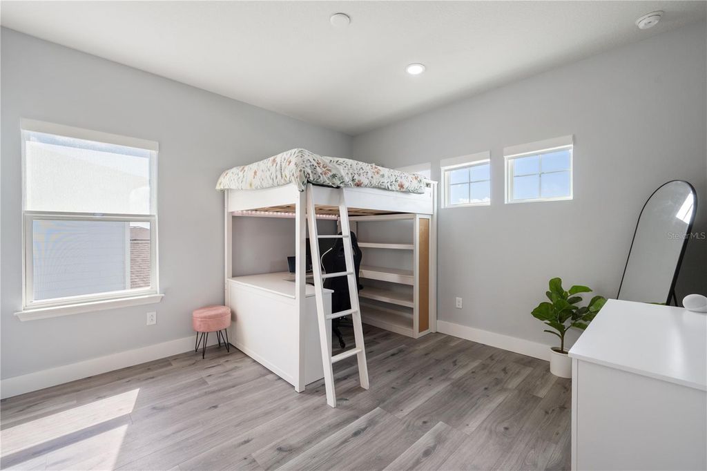 Image 24 of property listing at 13363 PANAMA BEACH COURT, Orlando, FL 32827