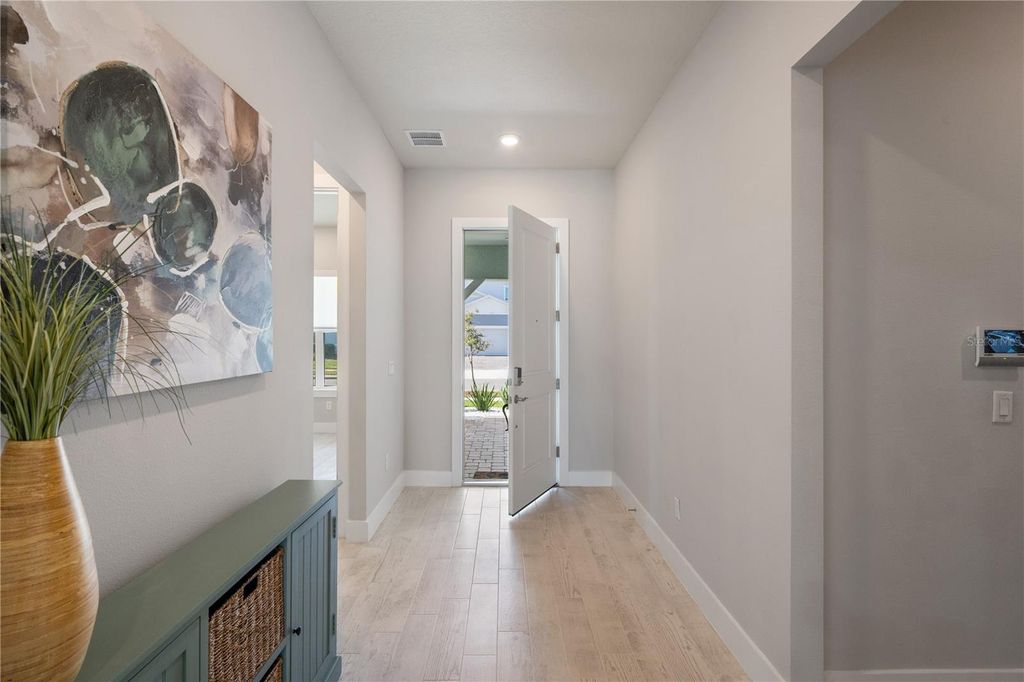 Image 4 of property listing at 13363 PANAMA BEACH COURT, Orlando, FL 32827