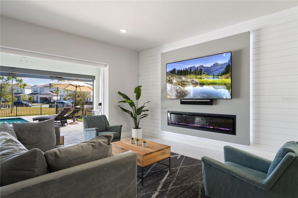 Image 5 of property listing at 13363 PANAMA BEACH COURT, Orlando, FL 32827