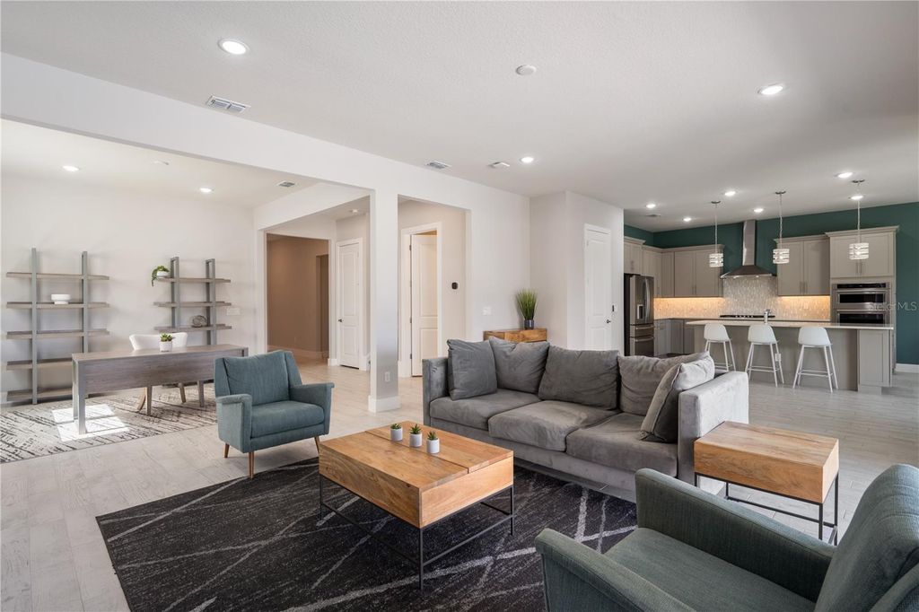 Image 7 of property listing at 13363 PANAMA BEACH COURT, Orlando, FL 32827