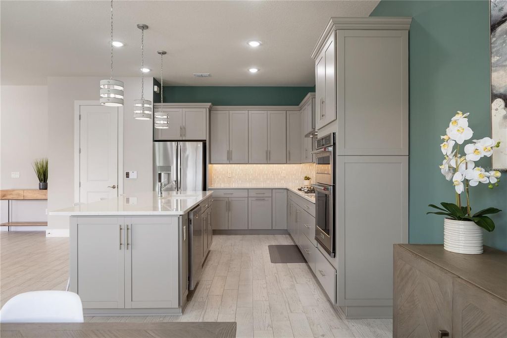 Image 9 of property listing at 13363 PANAMA BEACH COURT, Orlando, FL 32827