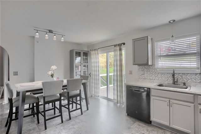 728 Freedom Drive, Collier Twp, PA 15106