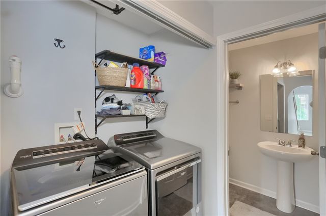 728 Freedom Drive, Collier Twp, PA 15106