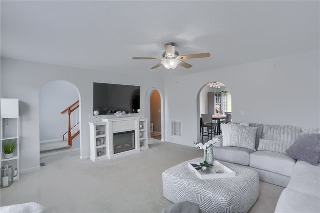 728 Freedom Drive, Collier Twp, PA 15106