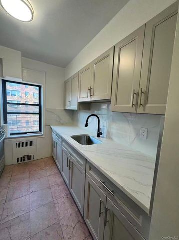 99-34 67th Road 5D, Forest Hills, NY 11375