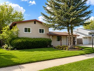 16908 Laramie Avenue, Oak Forest, IL 60452