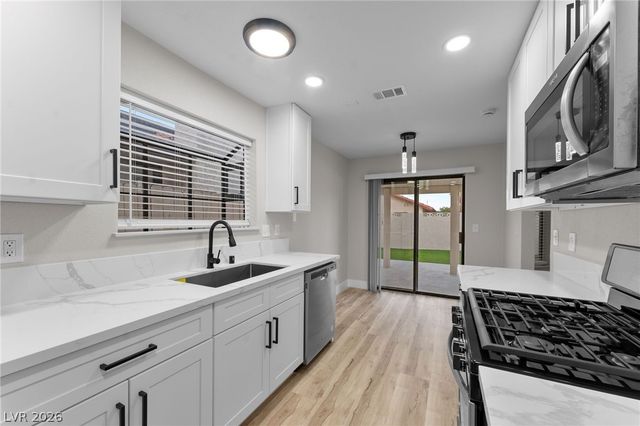 2433 Cycad Tree Street, Las Vegas, NV 89108