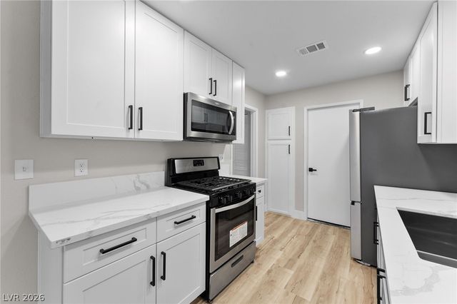 2433 Cycad Tree Street, Las Vegas, NV 89108