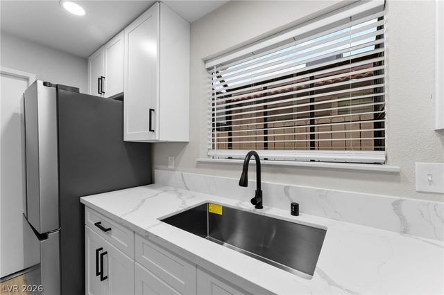 2433 Cycad Tree Street, Las Vegas, NV 89108