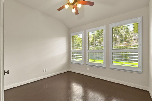 18 Homed Lark Place, Spring, TX 77389