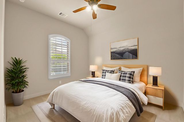 18 Homed Lark Place, Spring, TX 77389