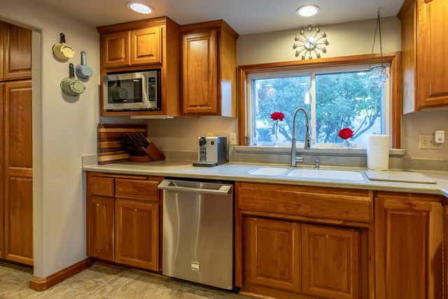5151 Summers Lane, Klamath Falls, OR 97603