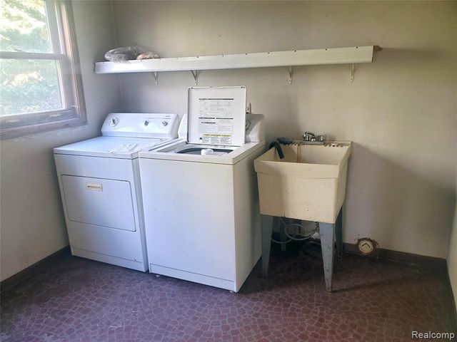 320 Nancy Bird Lane, Oxford, MI 48371