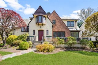 210 Cliff Avenue, Pelham, NY 10803