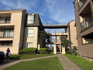 206 Plaza Verde Drive C31, Houston, TX 77038