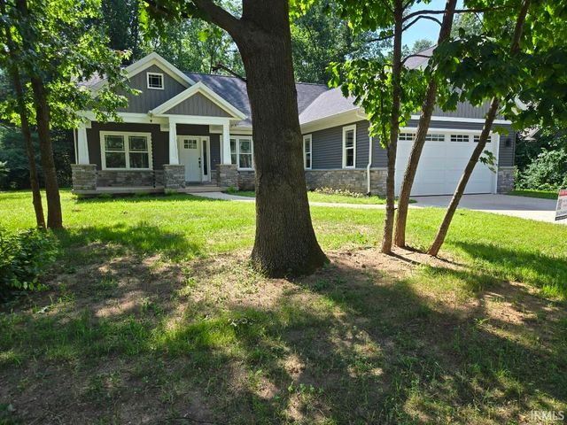 55521 Riverview Manor Drive, Elkhart, IN 46514