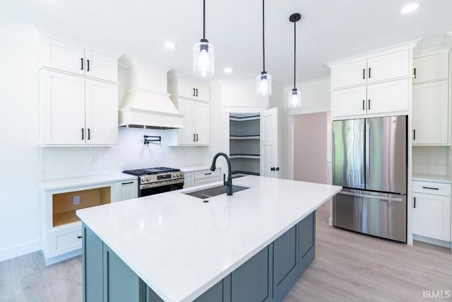 55521 Riverview Manor Drive, Elkhart, IN 46514