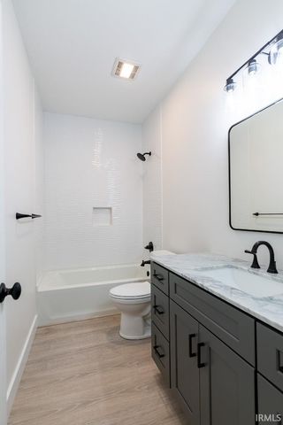 55521 Riverview Manor Drive, Elkhart, IN 46514