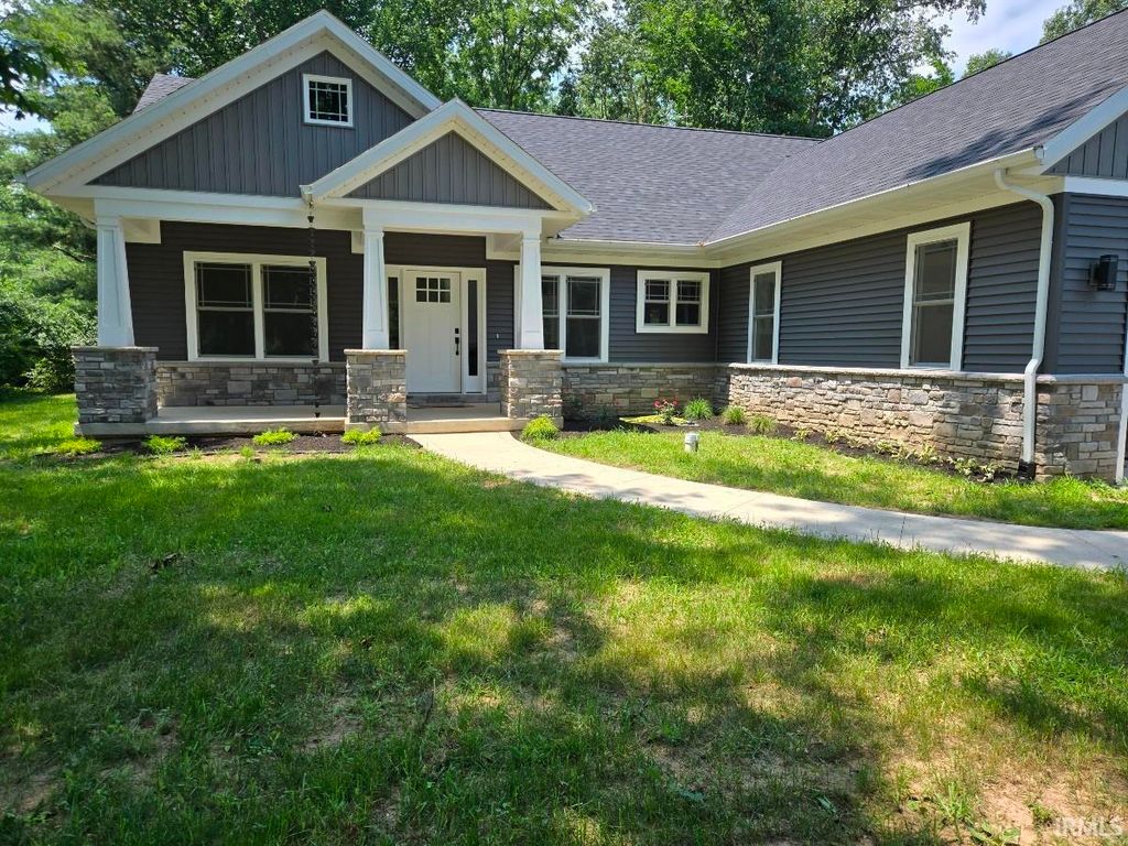 55521 Riverview Manor Drive, Elkhart, IN 46514