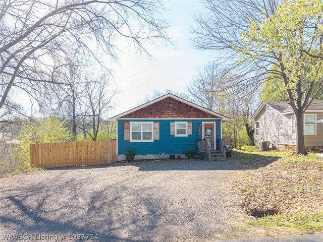 105 N Coker Street, Greenwood, AR 72936