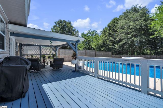 15 Willow Bend Drive, Taylors, SC 29687