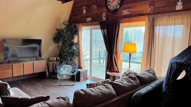 W7438 Freedom Road, Oxford, WI 53952