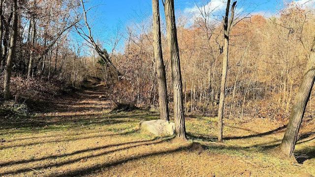 W7438 Freedom Road, Oxford, WI 53952