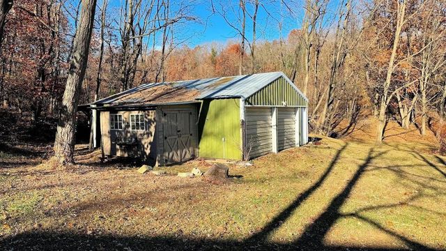 W7438 Freedom Road, Oxford, WI 53952