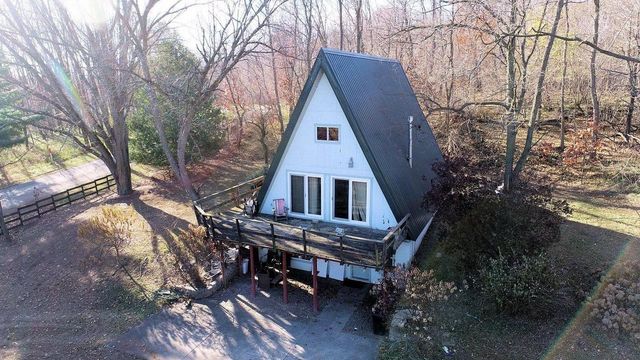 W7438 Freedom Road, Oxford, WI 53952