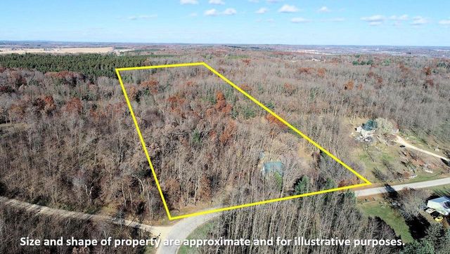 W7438 Freedom Road, Oxford, WI 53952