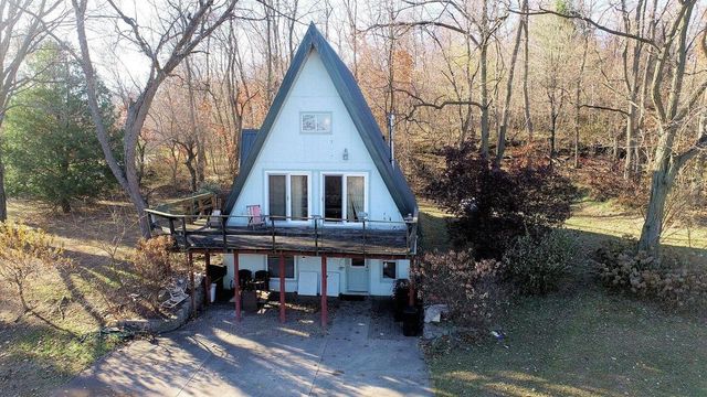 W7438 Freedom Road, Oxford, WI 53952