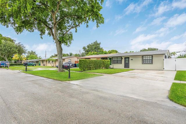 5001 SW 92nd Terrace, Cooper City, FL 33328