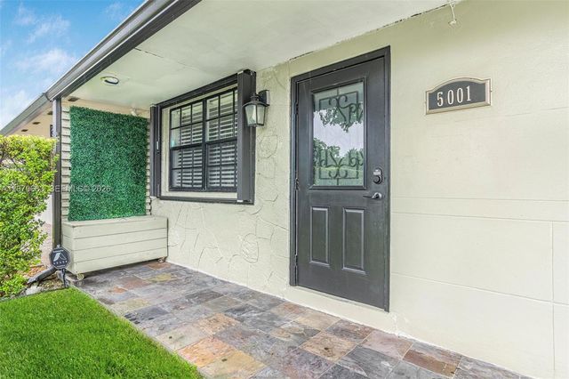 5001 SW 92nd Terrace, Cooper City, FL 33328