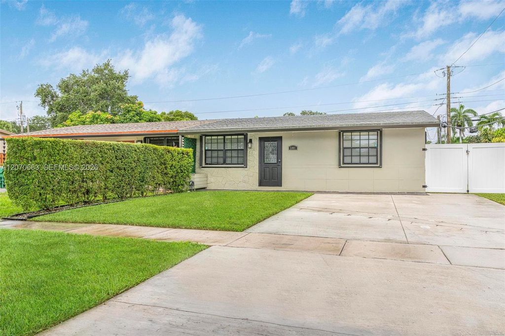 5001 SW 92nd Terrace, Cooper City, FL 33328
