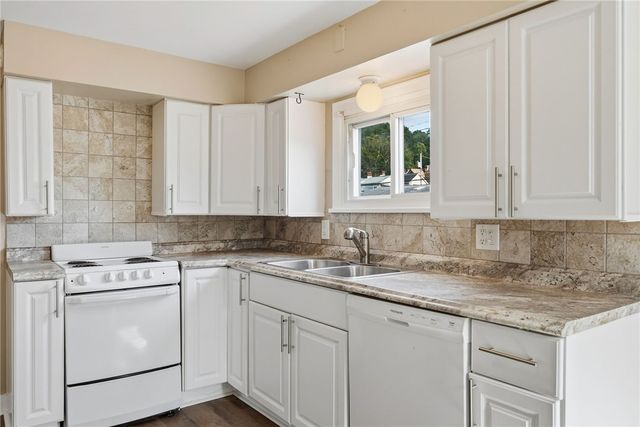 621 WASHINGTON AVENUE, Carnegie, PA 15106