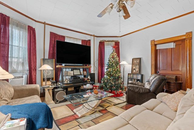 1403 S MAIN STREET, Oshkosh, WI 54902