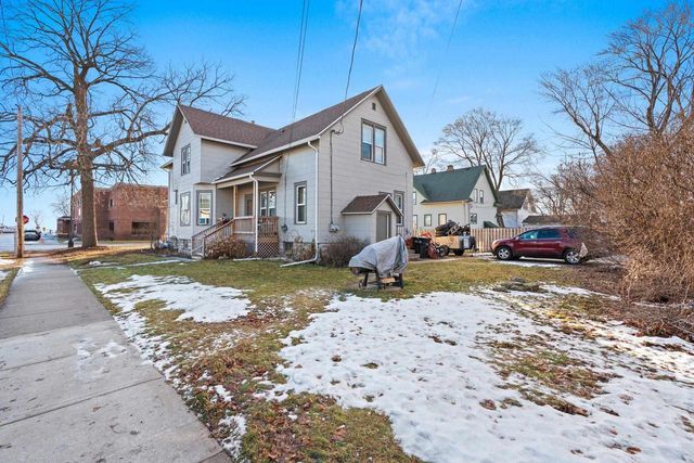 1403 S MAIN STREET, Oshkosh, WI 54902