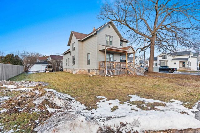 1403 S MAIN STREET, Oshkosh, WI 54902