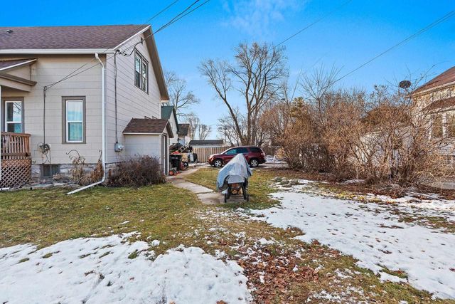 1403 S MAIN STREET, Oshkosh, WI 54902