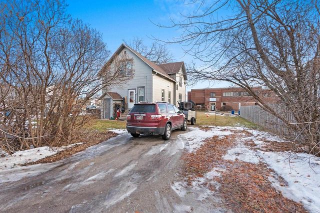 1403 S MAIN STREET, Oshkosh, WI 54902